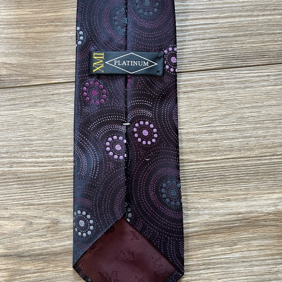 XMI Platinum Men’s Patterned Silk Tie - Picture 3 of 4